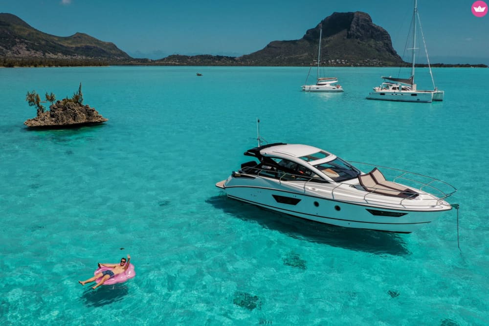 Luxury Excursion to Mauritius. Full Day Package (Bénitier) - 2 people