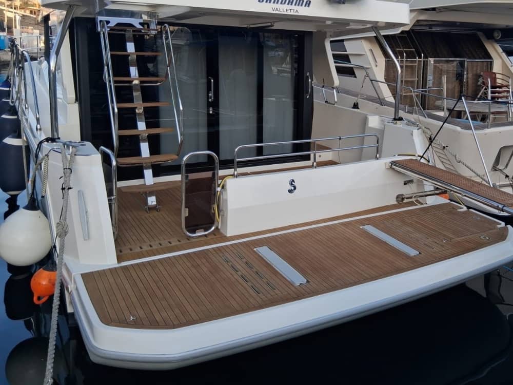 Excursion privée en bateau à moteur autour de Gzira