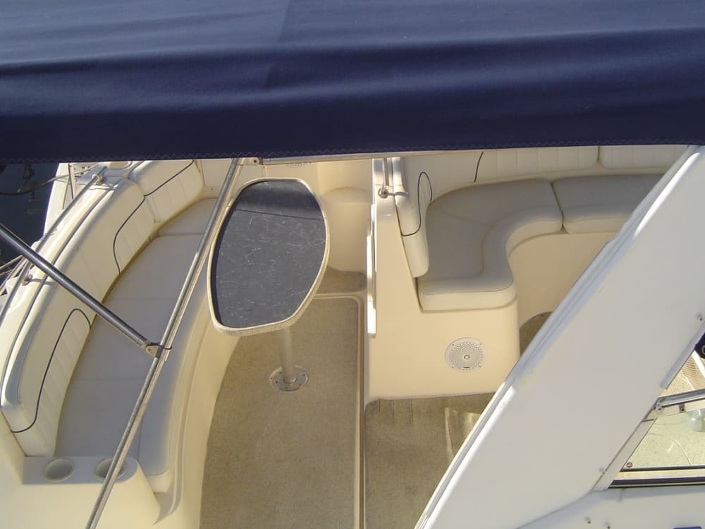 Prenez une demi-journée pour vous détendre sur un bateau à moteur à Malaga.