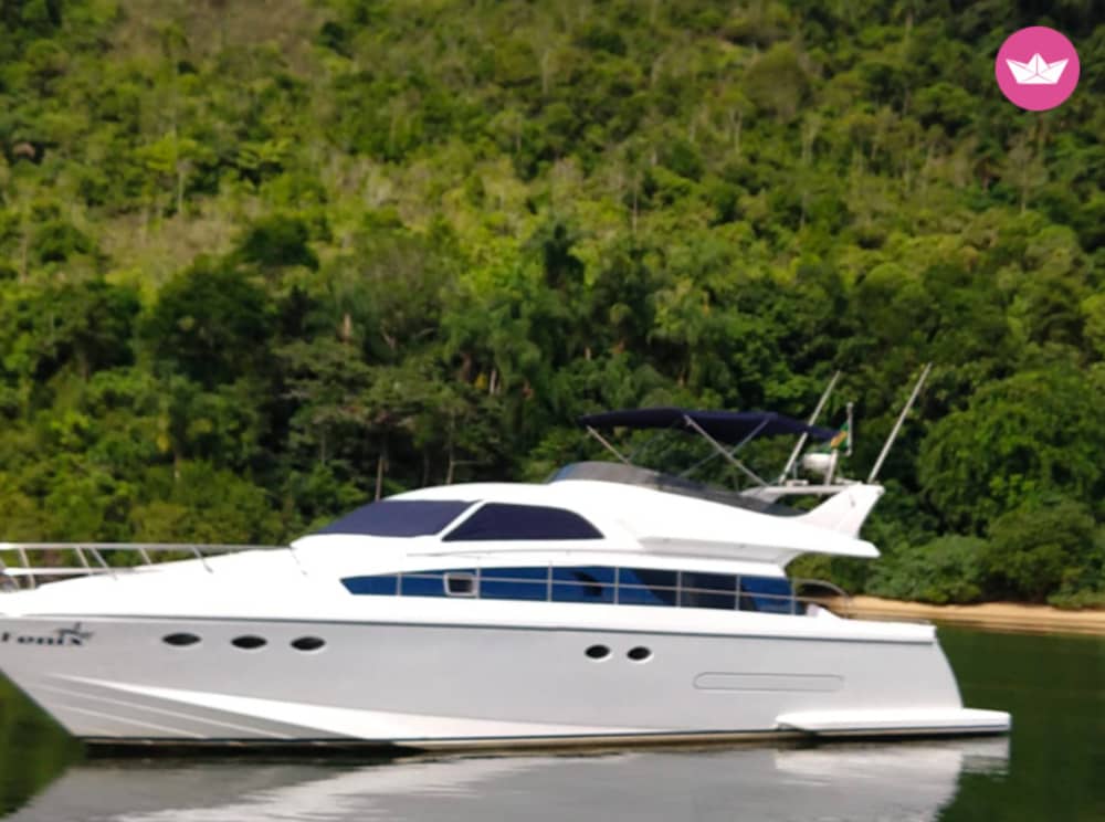 Experiencia de lujo en yate en Angra dos Reis: una escapada a la isla a medida.