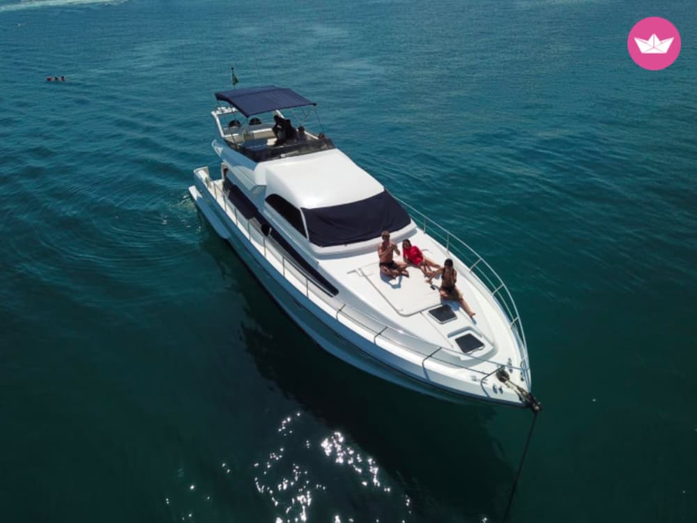 Experiencia de lujo en yate en Angra dos Reis: una escapada a la isla a medida.