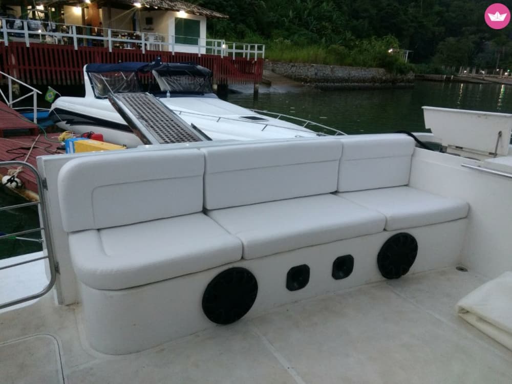 Experiencia de lujo en yate en Angra dos Reis: una escapada a la isla a medida.