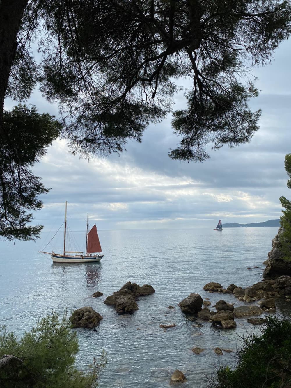 Le rythme de Toulon : des moments inoubliables sur un voilier