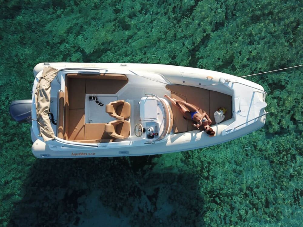 Privat rundtur: GULLHORNET OCH PAKLENIÖARNA FRÅN HVAR