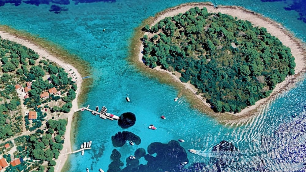 Ιδιωτική περιπέτεια στο Τρογκίρ και στη Γαλάζια Λιμνοθάλασσα από το Σπλιτ