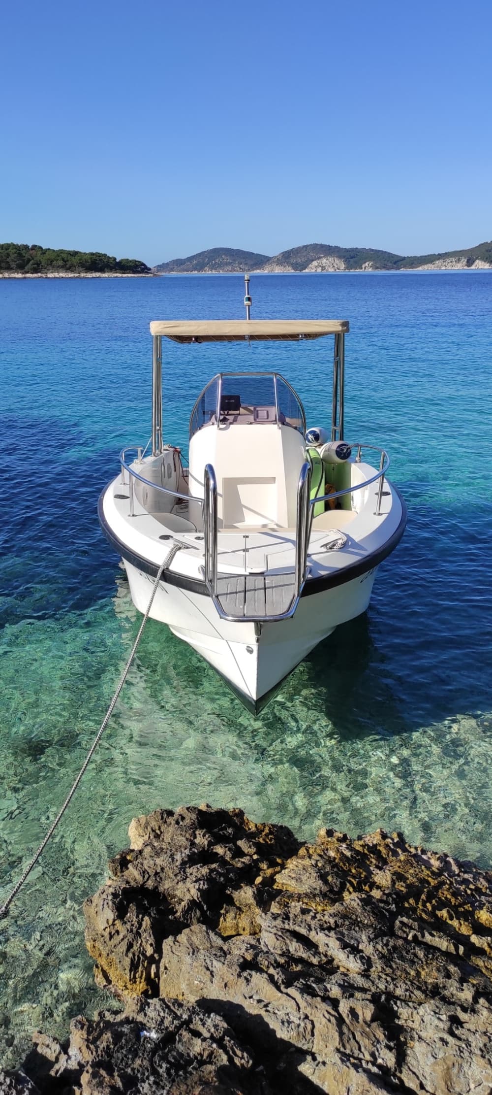 Calas escondidas de Hvar y aventura en la costa sur