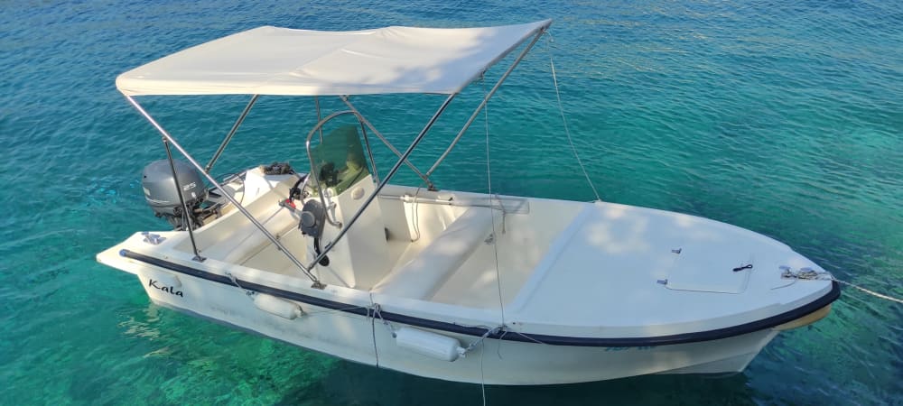 Recorrido por las bahías y playas secretas de Hvar