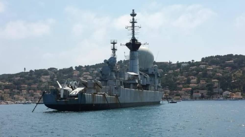 Le meilleur de Toulon se découvre sur l'eau : une journée privée complète en bateau à moteur