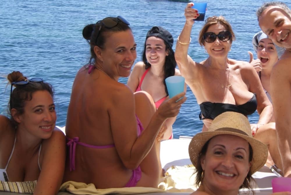 Le meilleur de Toulon se découvre sur l'eau : une journée privée complète en bateau à moteur