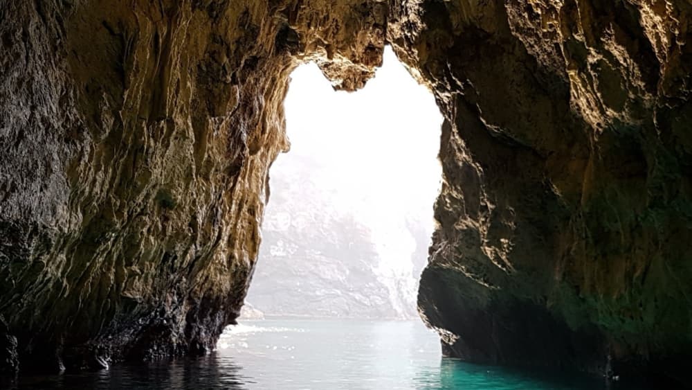 Le meilleur de Toulon se découvre sur l'eau : une journée privée complète en bateau à moteur