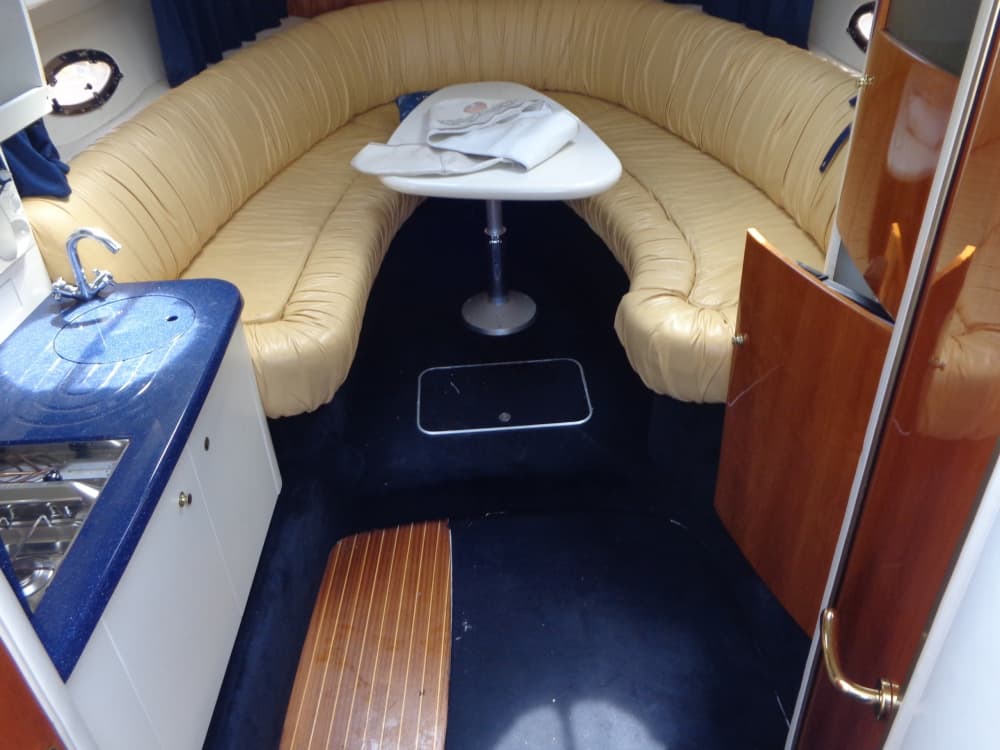 Le meilleur de Toulon se découvre sur l'eau : une journée privée complète en bateau à moteur