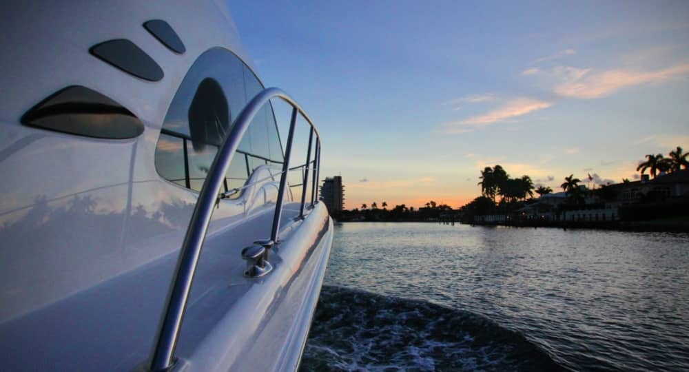 Il meglio di Nassau si trova sull'acqua: una giornata intera in esclusiva su un motoscafo.