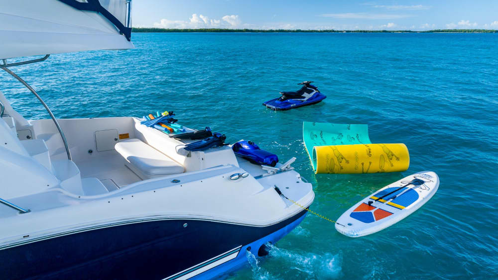 Het beste van Nassau beleef je vanaf het water: een privé-dagtocht op een motorboot