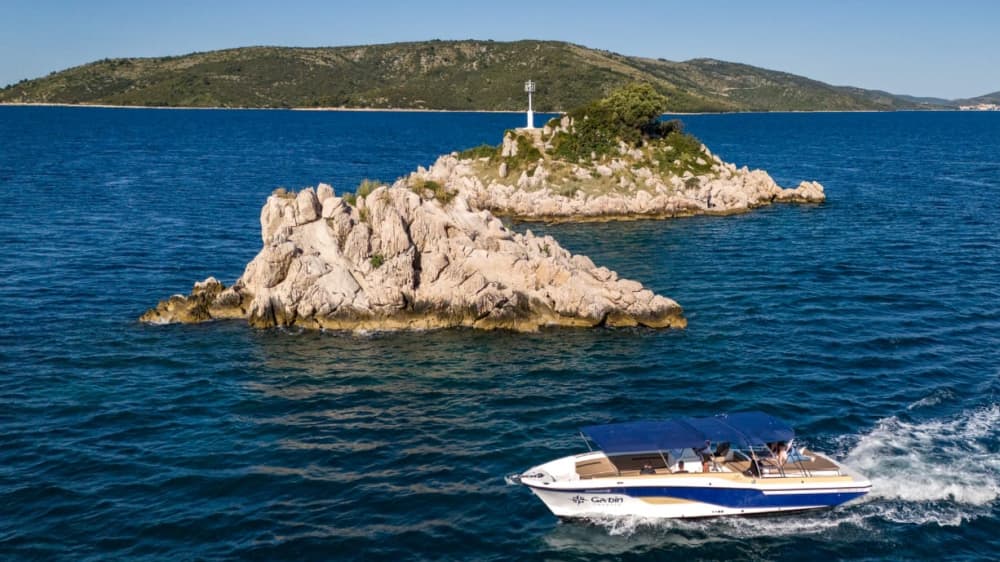 Discover Hvar & Pakleni Islands – 9-Hour Speedboat Adventure from Split