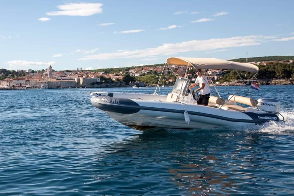 8-Hour Tour – Cave Snorkeling & Golden Beach