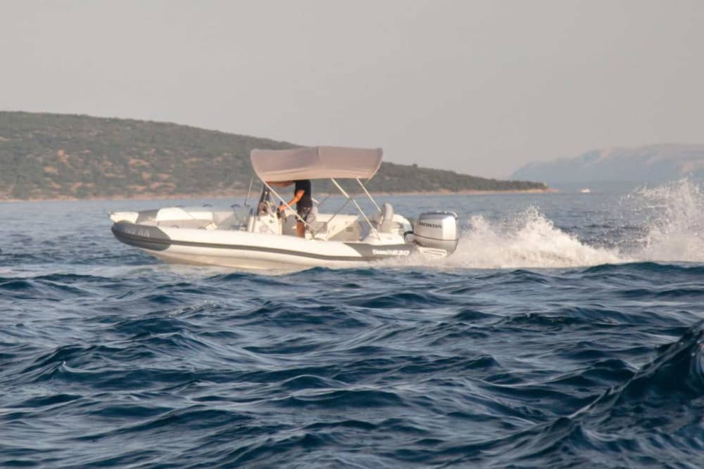 8-Hour Tour – Cave Snorkeling & Golden Beach