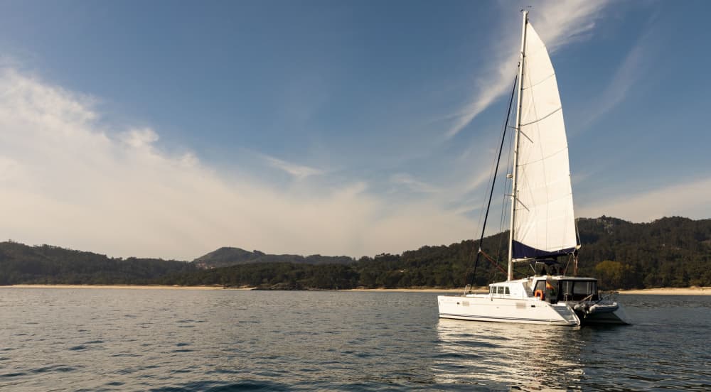 Discover Vigo on a full-day sailing trip