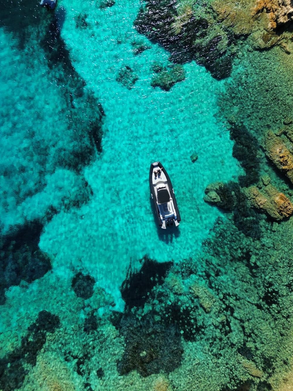 Caprera und seine Umgebung: eine Reise durch smaragdgrüne Gewässer (Hafen von Palau-La Maddalena-Costa Smeralda)