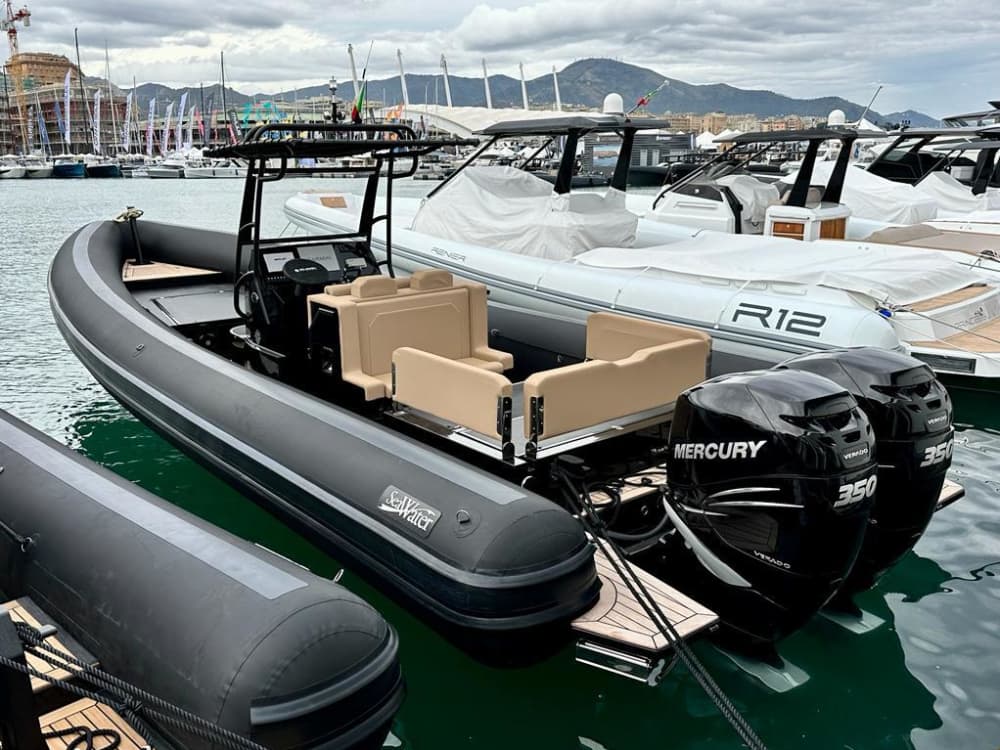 Desfrute de 9h30 em um barco a motor para explorar Cannigione.