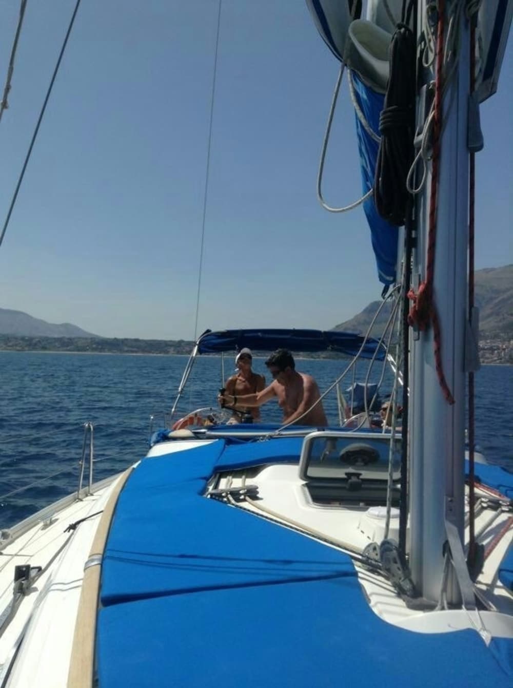 Der Rhythmus von Palermo: Unvergessliche Momente auf einem Segelboot