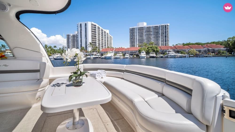 Half-Day Yacht Tour to Isla Mujeres: Sea, Sun & Style