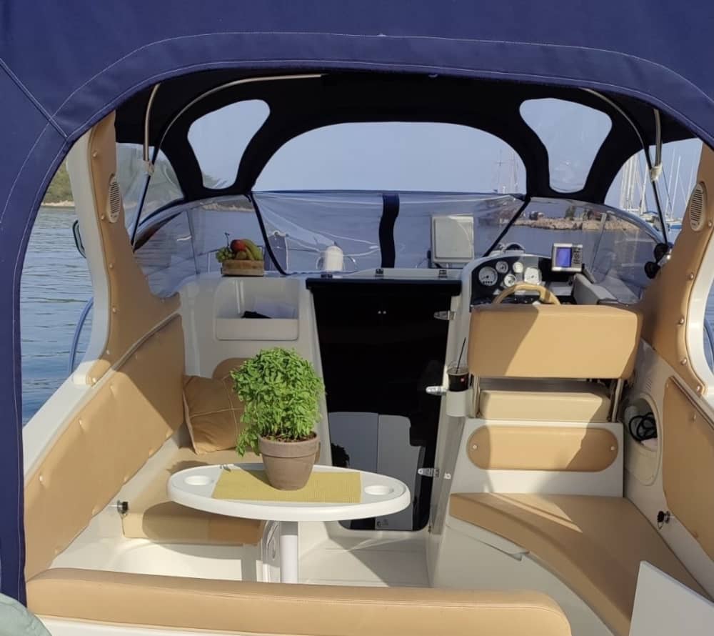 Sail with the Gods: One day to discover Syvota on a motorboat