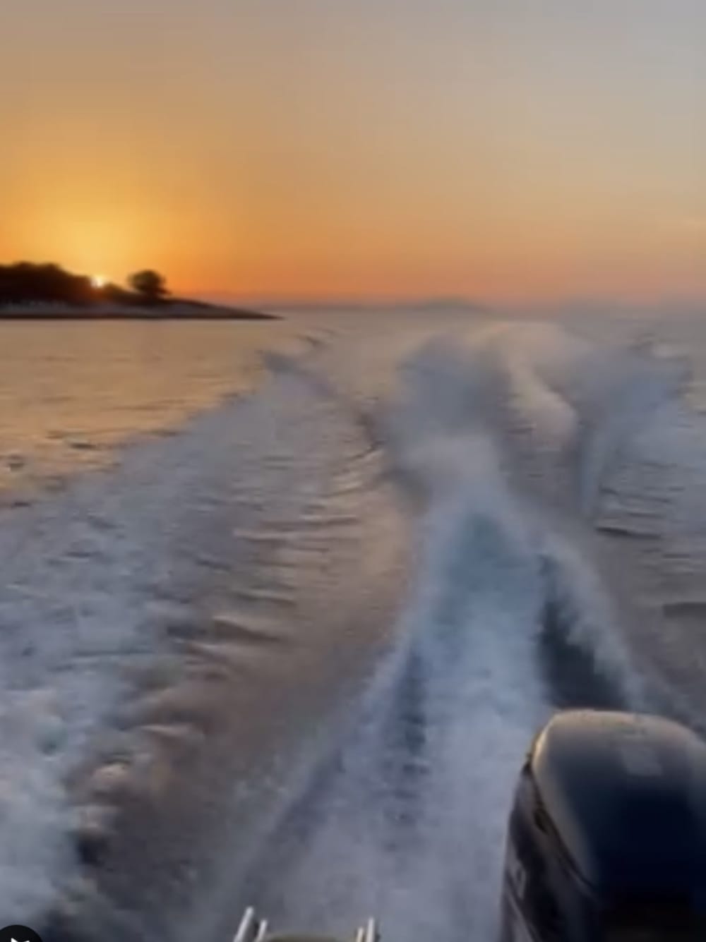 Sail with the Gods: One day to discover Syvota on a motorboat