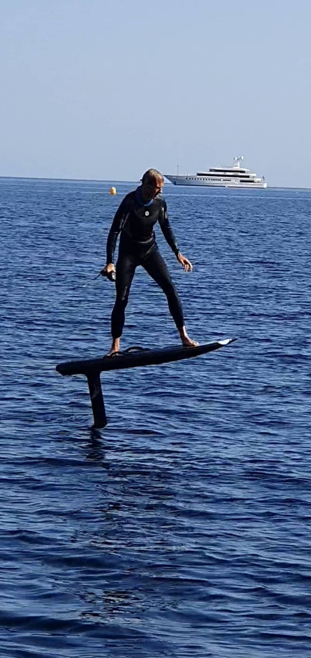 3:30, aby odkryć Saint-Jean-Cap-Ferrat łodzią motorową