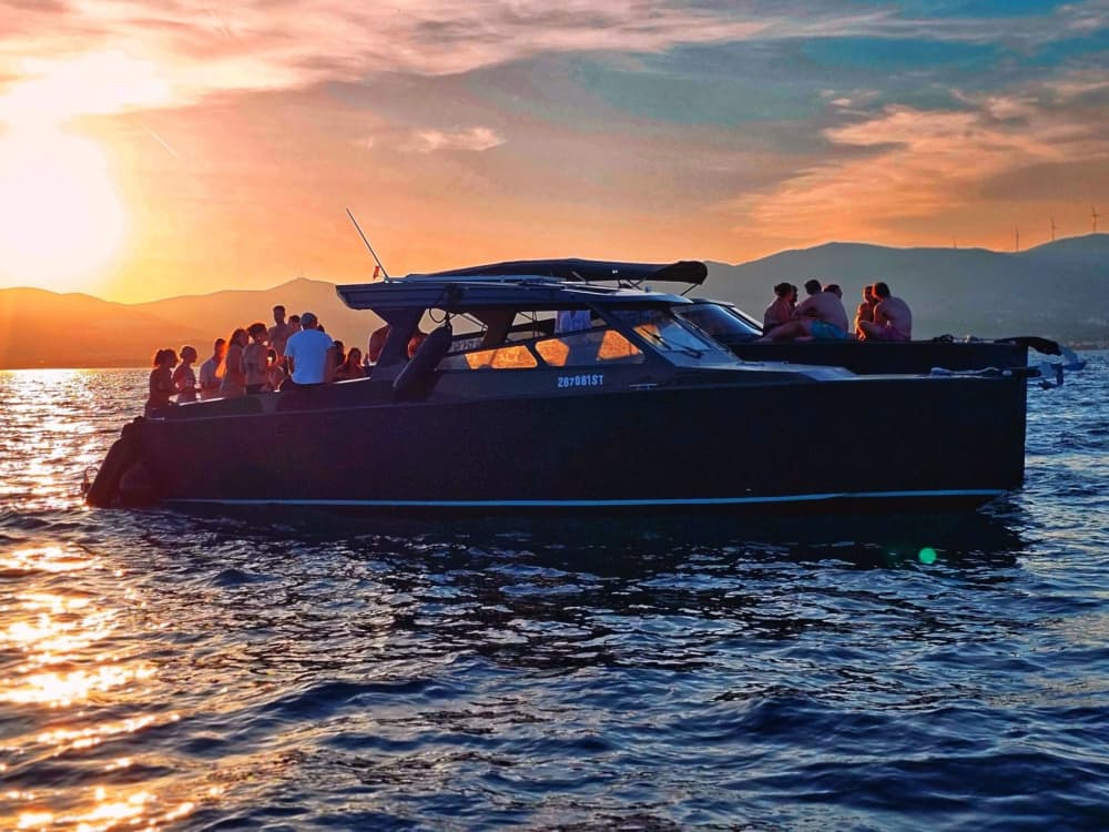 Cruzeiro ao pôr do sol saindo de Split – Ilhas e pontos turísticos (1,5h)