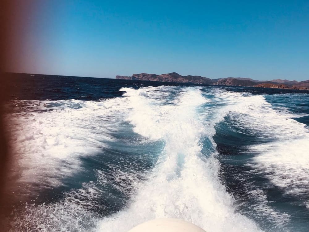 6 timmar sol och turkost vatten runt Santa Ponsa