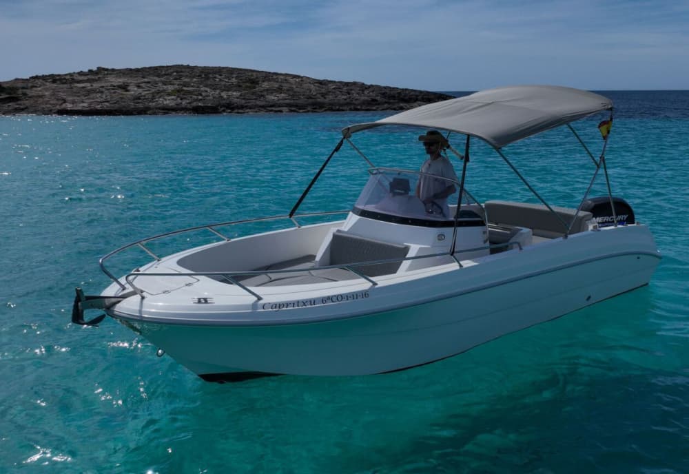 Tour in barca di mezza giornata a Ibiza: nuota, rilassati ed esplora.