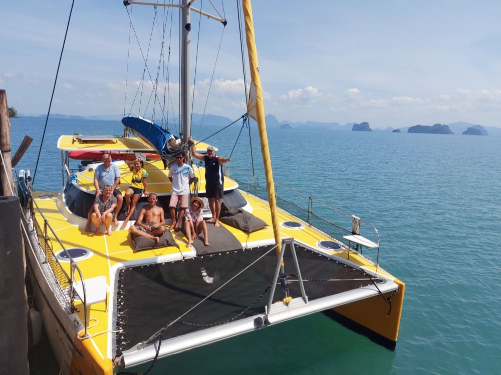 Profitez d'une journée en mer à Krabi à bord d'un catamaran