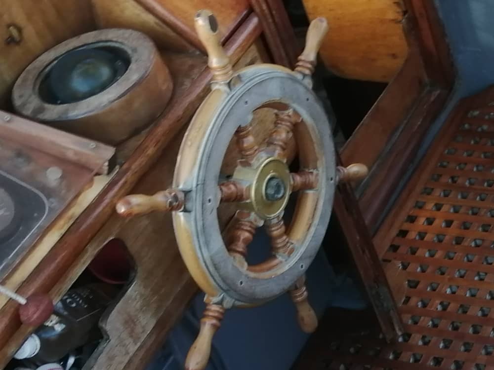 Day trip on a vintage sailing boat from Castro Marina.