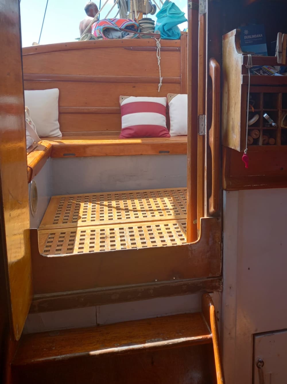 Day trip on a vintage sailing boat from Castro Marina.