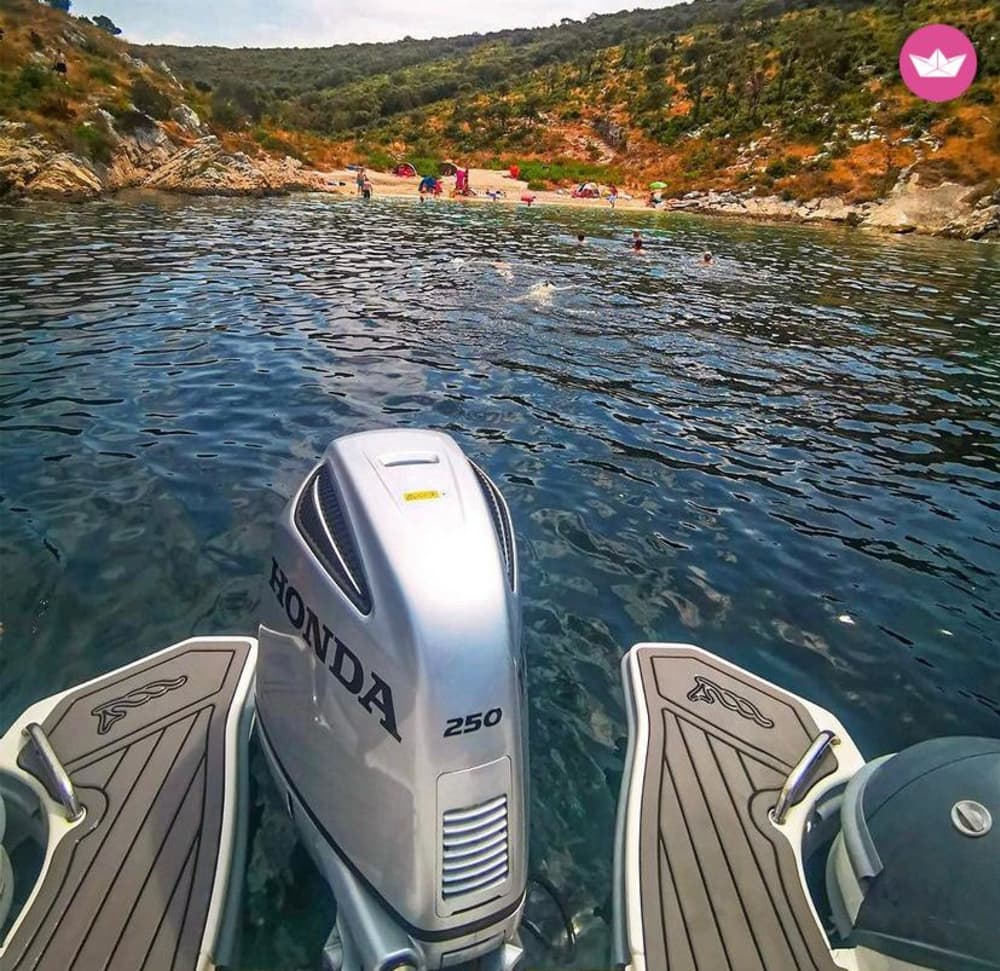 Island Hvar & Pakleni Islands Private Speedboat Tour