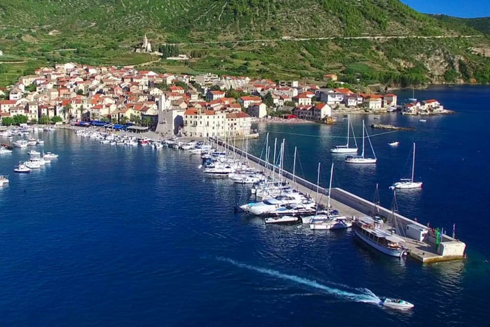 Prywatna wycieczka łodzią motorową do Błękitnej Jaskini i wyspy Hvar (Paklenjaci).