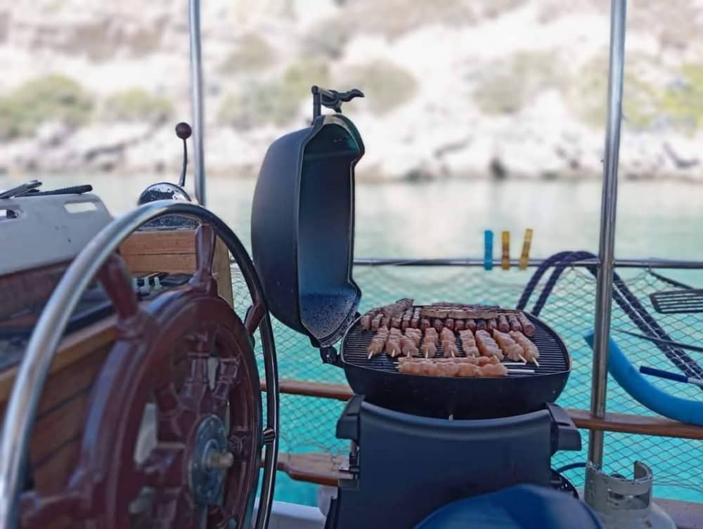 Des vues imprenables sur Rhodes : une journée exceptionnelle en goélette