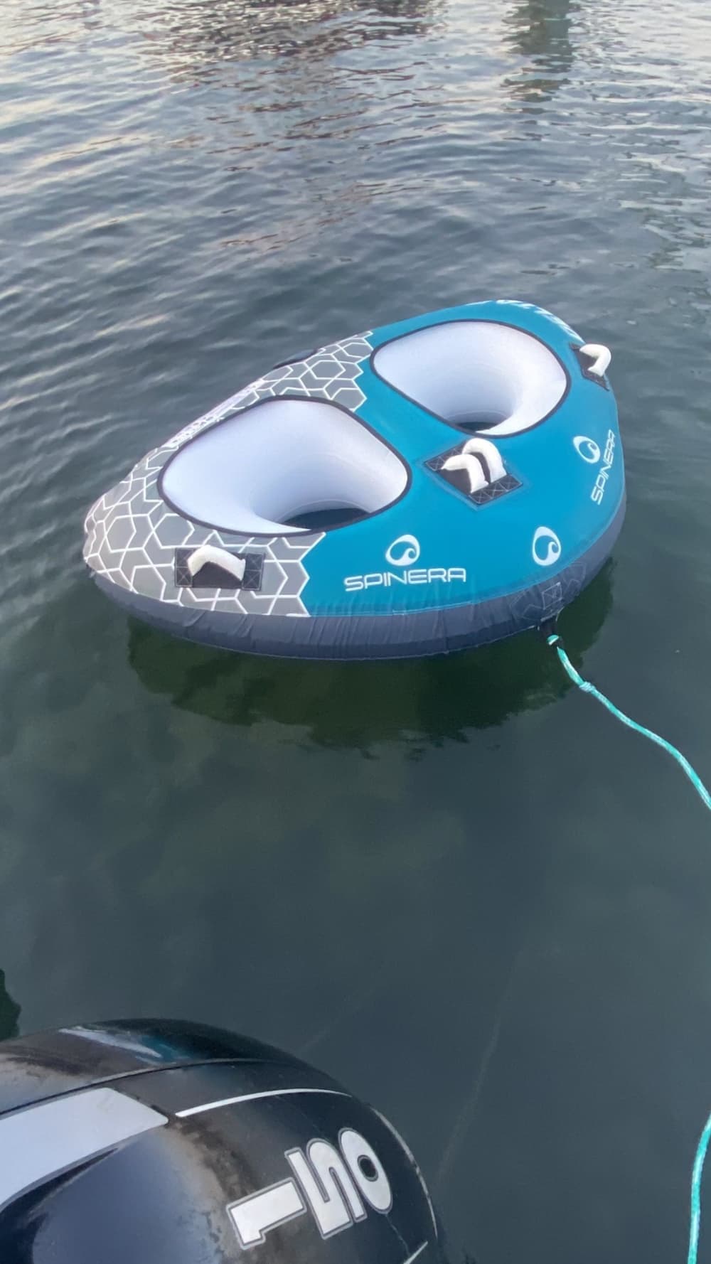 Zee, liefde en zon: een dag vol emoties op een motorboot.