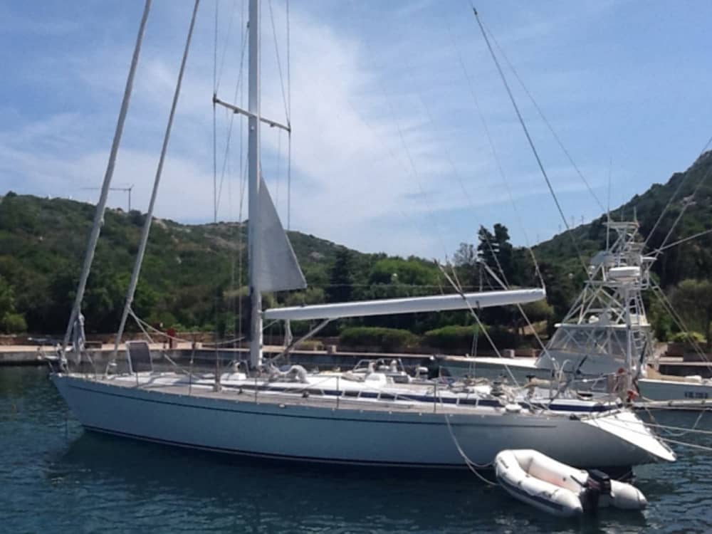 Breng 8,5 uur door met zeilen rond Porto Cervo op een zeilboot.