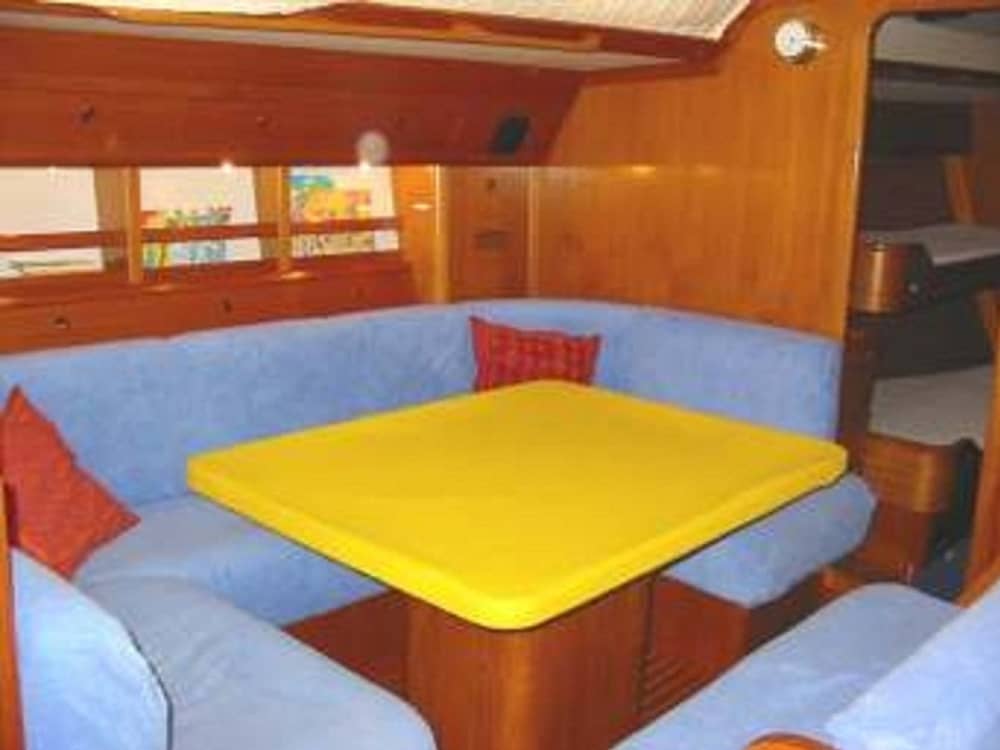 Breng 8,5 uur door met zeilen rond Porto Cervo op een zeilboot.