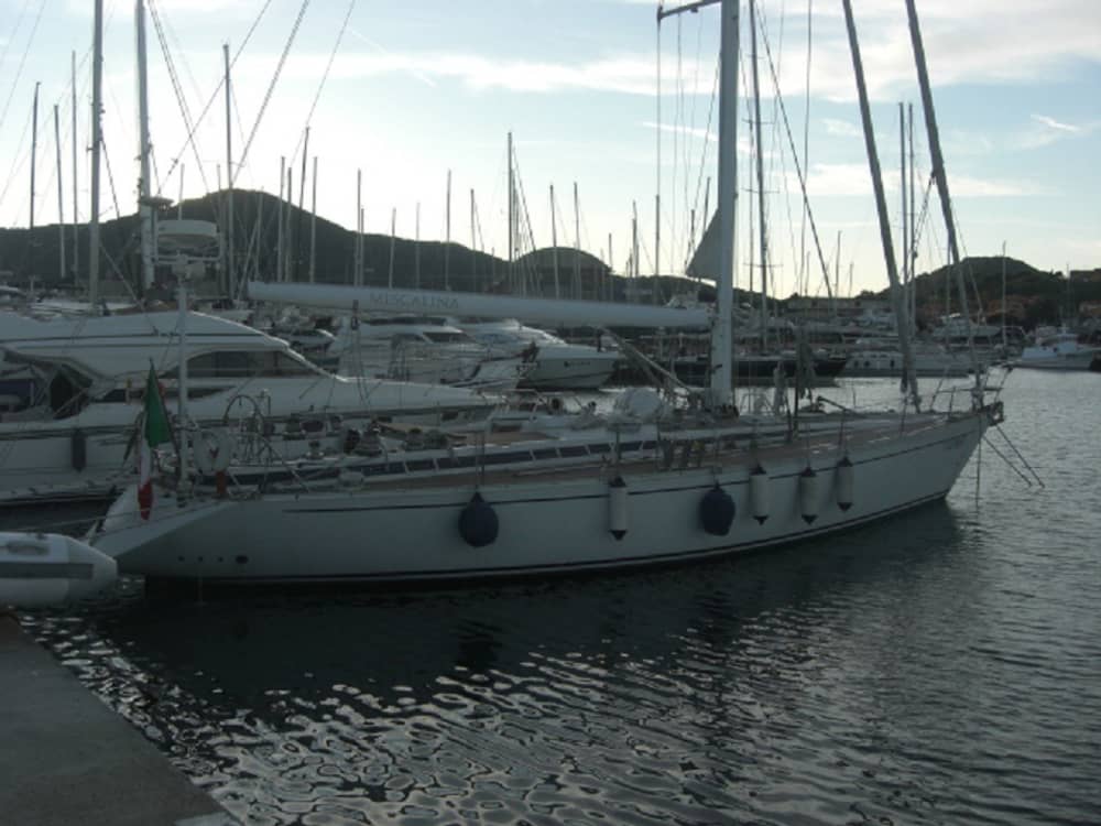 Breng 8,5 uur door met zeilen rond Porto Cervo op een zeilboot.
