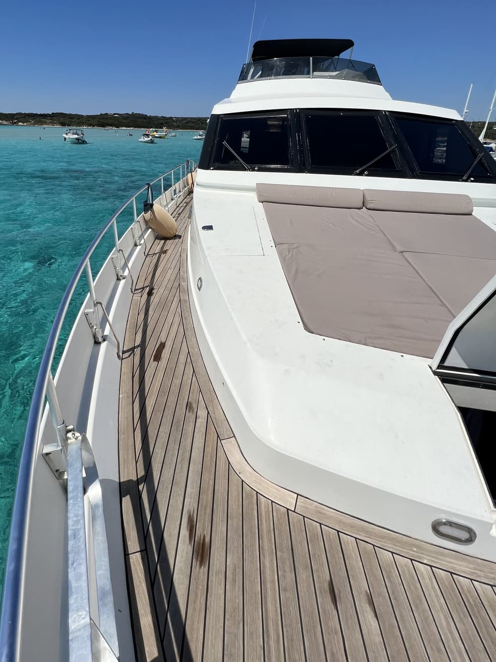 Una giornata in Costa Smeralda a bordo di uno Yacht di Lusso alla scoperta delle acque cristalline