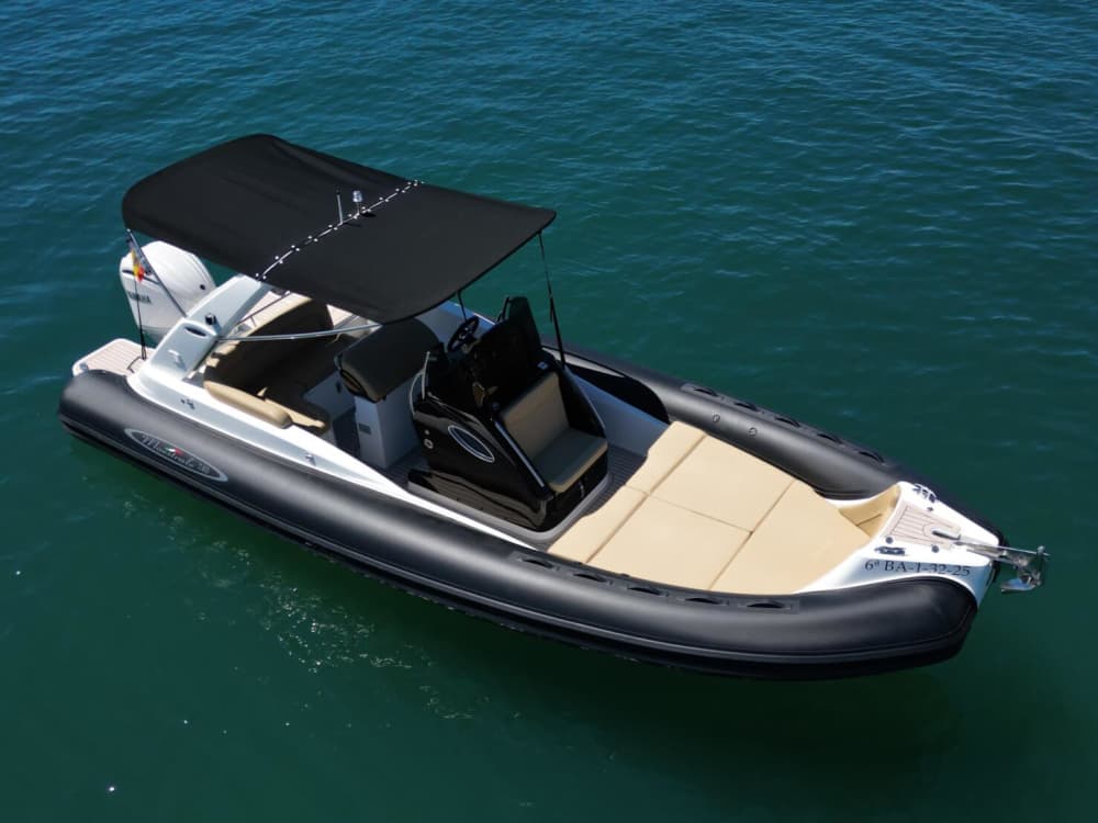 La costa salvaje de Mallorca: de calas escondidas a la libertad del mar abierto.