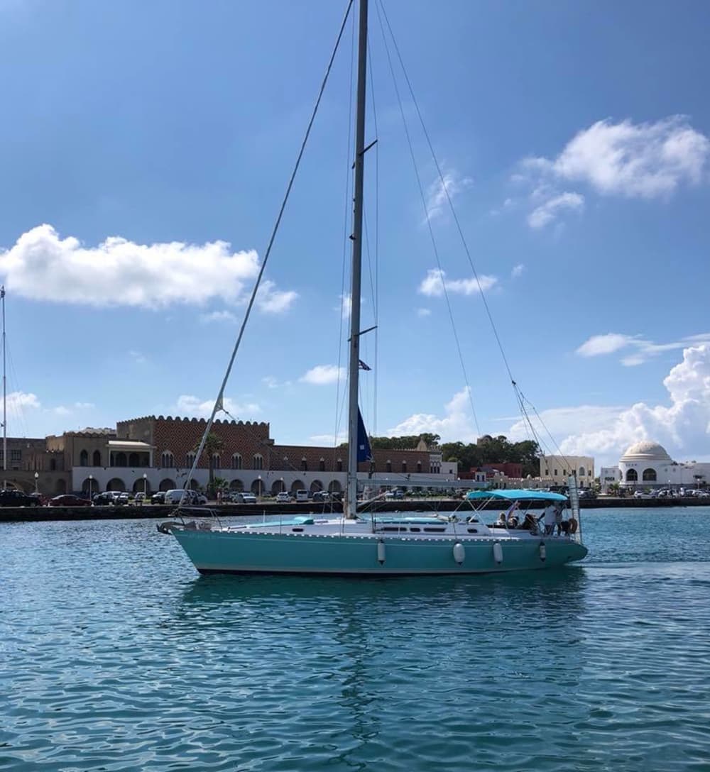 Tanrılarla Yelken Açın: Bir günde yelkenliyle Rodos'u keşfedin