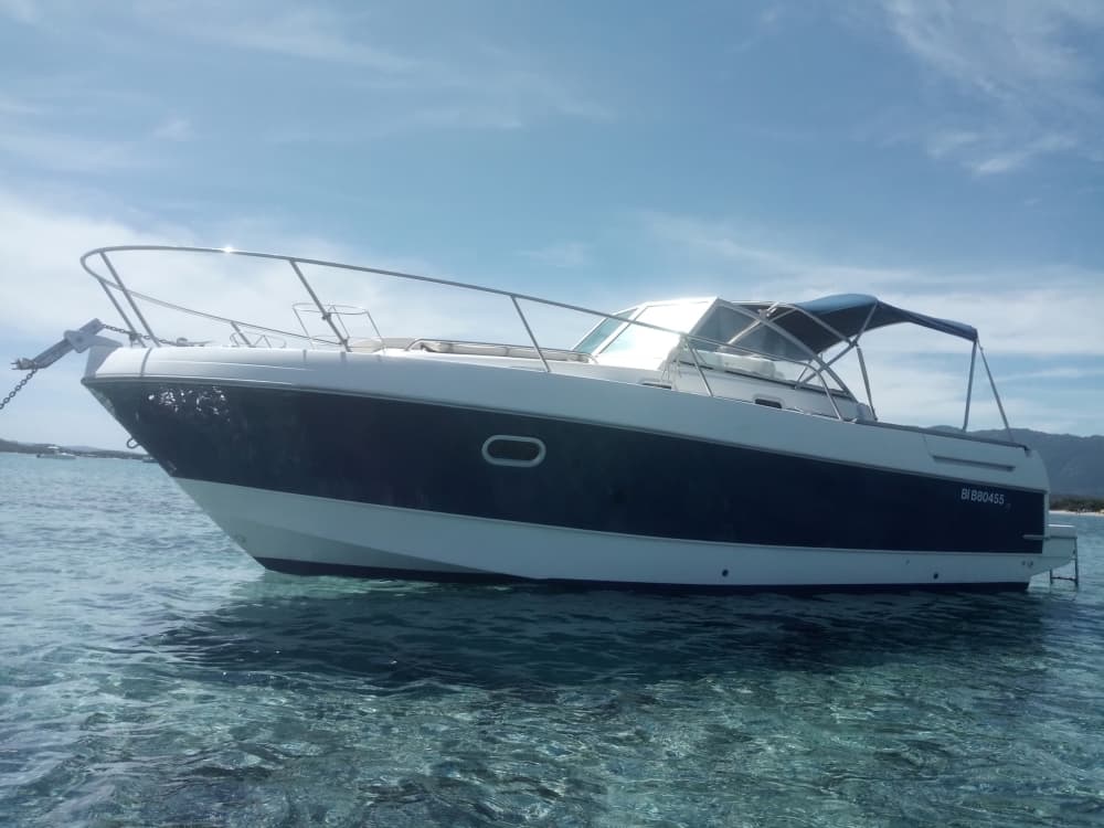 One day around Porto-Vecchio: Enjoy 9h of discovery on a motorboat