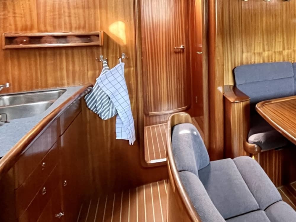 Explore the hidden bays of Tisno on a sailboat