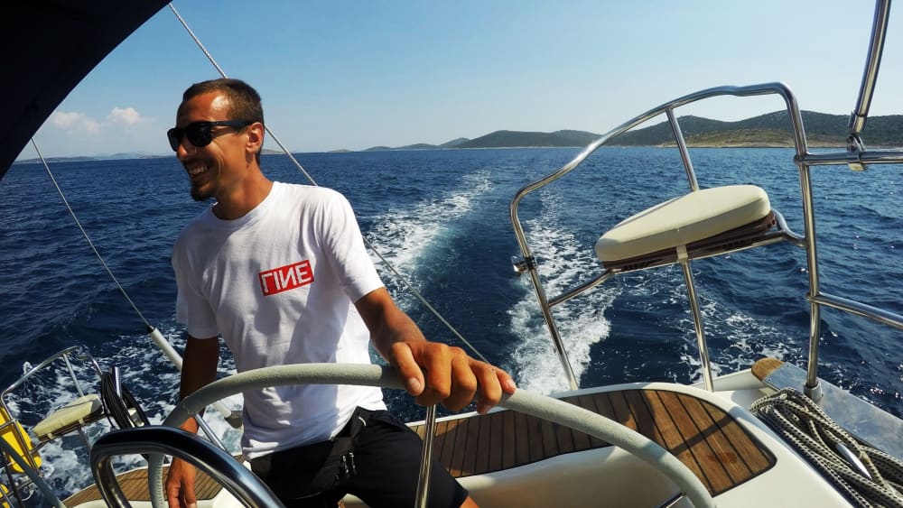 Explore the hidden bays of Tisno on a sailboat