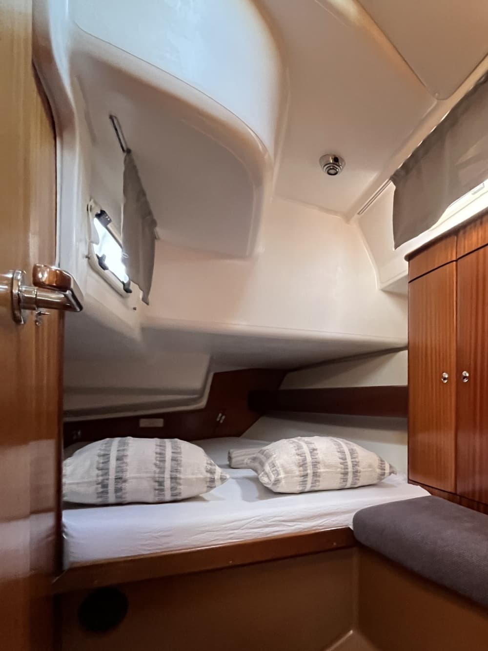 Explore the hidden bays of Tisno on a sailboat