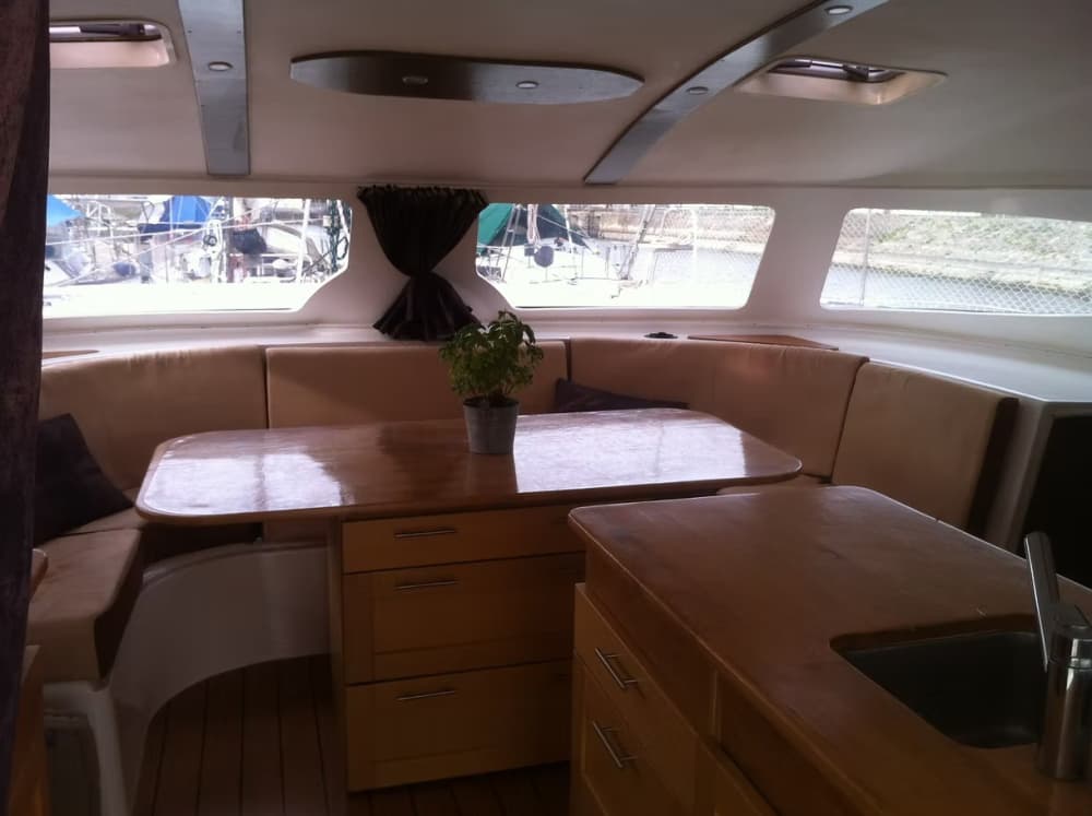 Beleef La Rochelle als nooit tevoren aan boord van een catamaran.