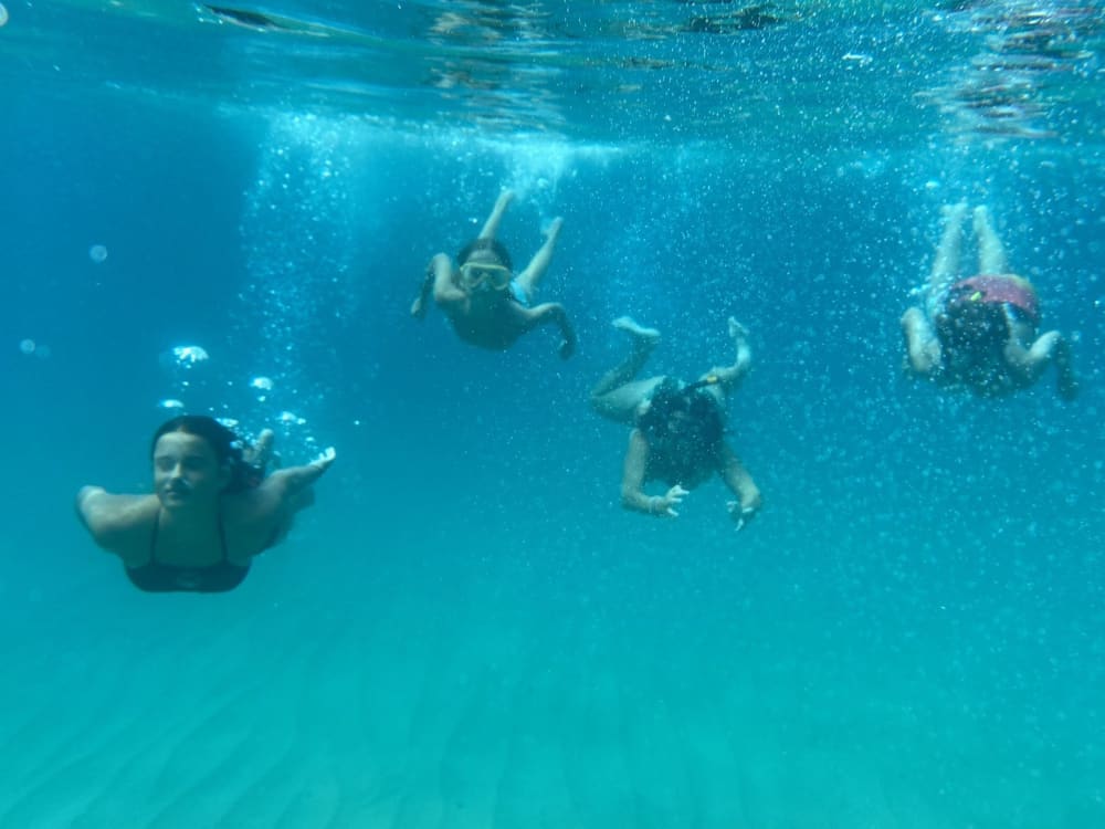 Barcellona in barca a vela: una giornata di felicità marittima e divertimento con i nostri paddle surf